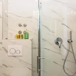 Luxury Sandra