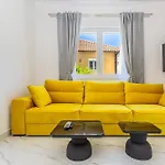 Luxury Sandra