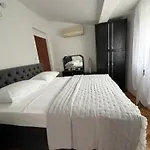 Luxury Sandra * Baška Voda