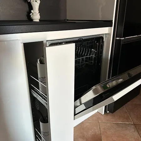 Luxury Sandra