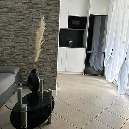 Luxury Sandra *
