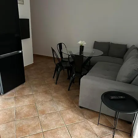 Luxury Sandra