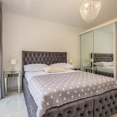 Luxury Sandra Lägenhet *