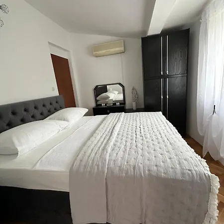 Luxury Sandra * Baska Voda