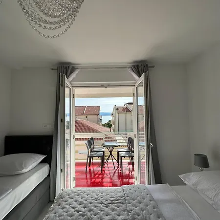 Luxury Sandra Baska Voda